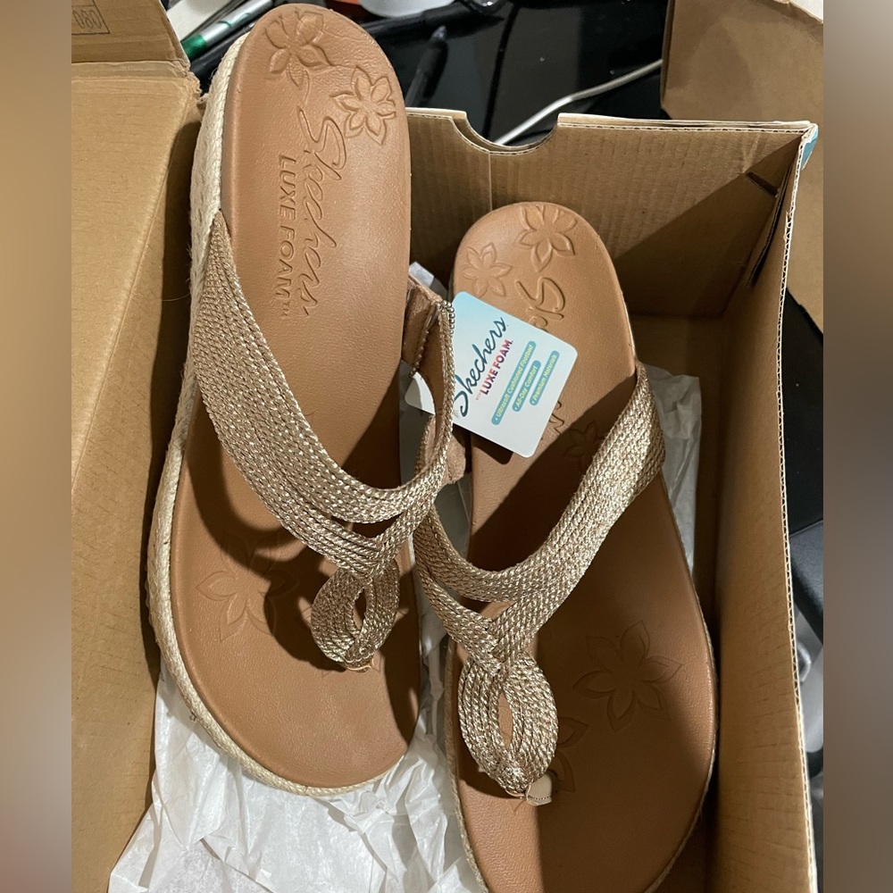 Skechers luxe foam rose gold wedge BNWT